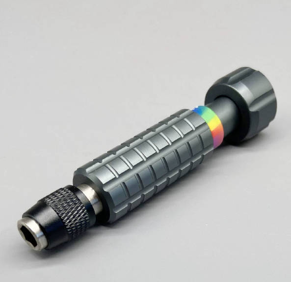 Speed Pourer Cap - 多目的6.35mmドライバーハンドル、オールアルミニウム合金製メタルハンドル、回転式リアキャップ、1/4インチビット付き